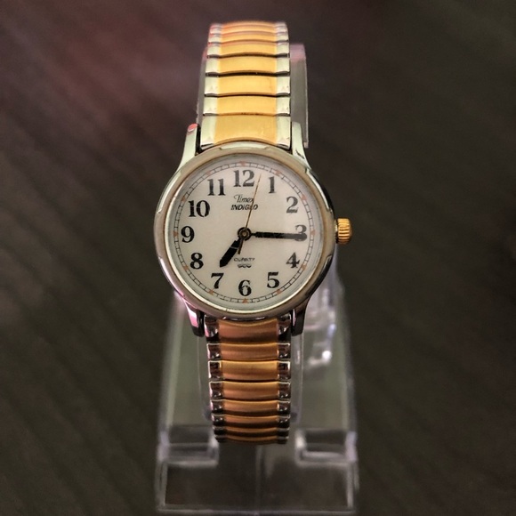 Women’s Timex Indiglo Watch Two Tone Gold & Silver (New Battery) Silver Face - Picture 2 of 8